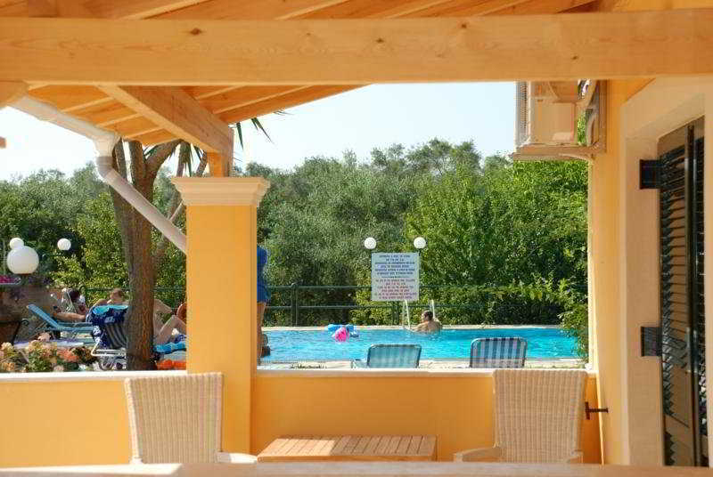 Spiti Nikos Aparthotel Danília Kültér fotó