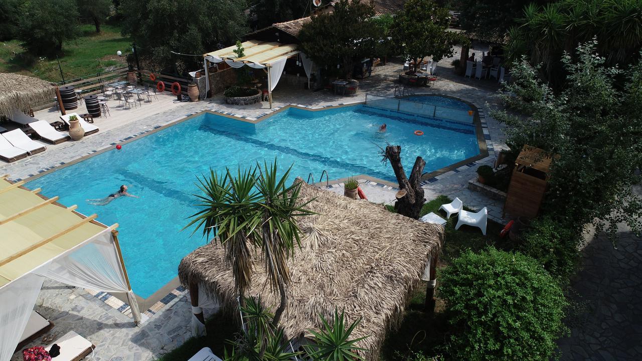 Spiti Nikos Aparthotel Danília Kültér fotó